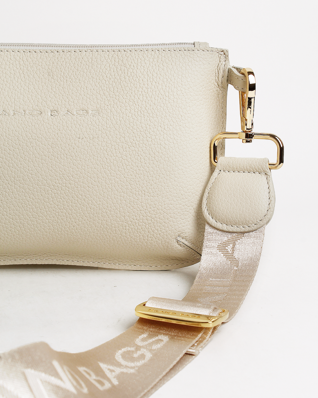 Fanny Pack DPC-23 Blanco Humo