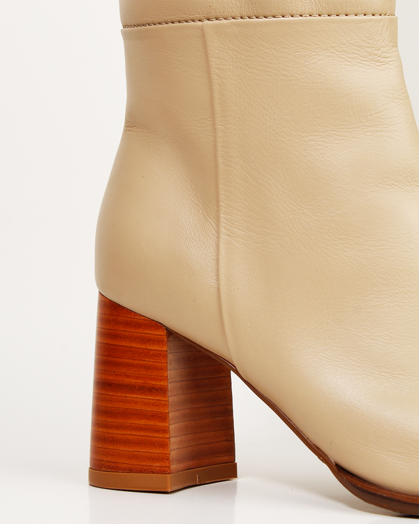 Bota FBT-10681 Beige