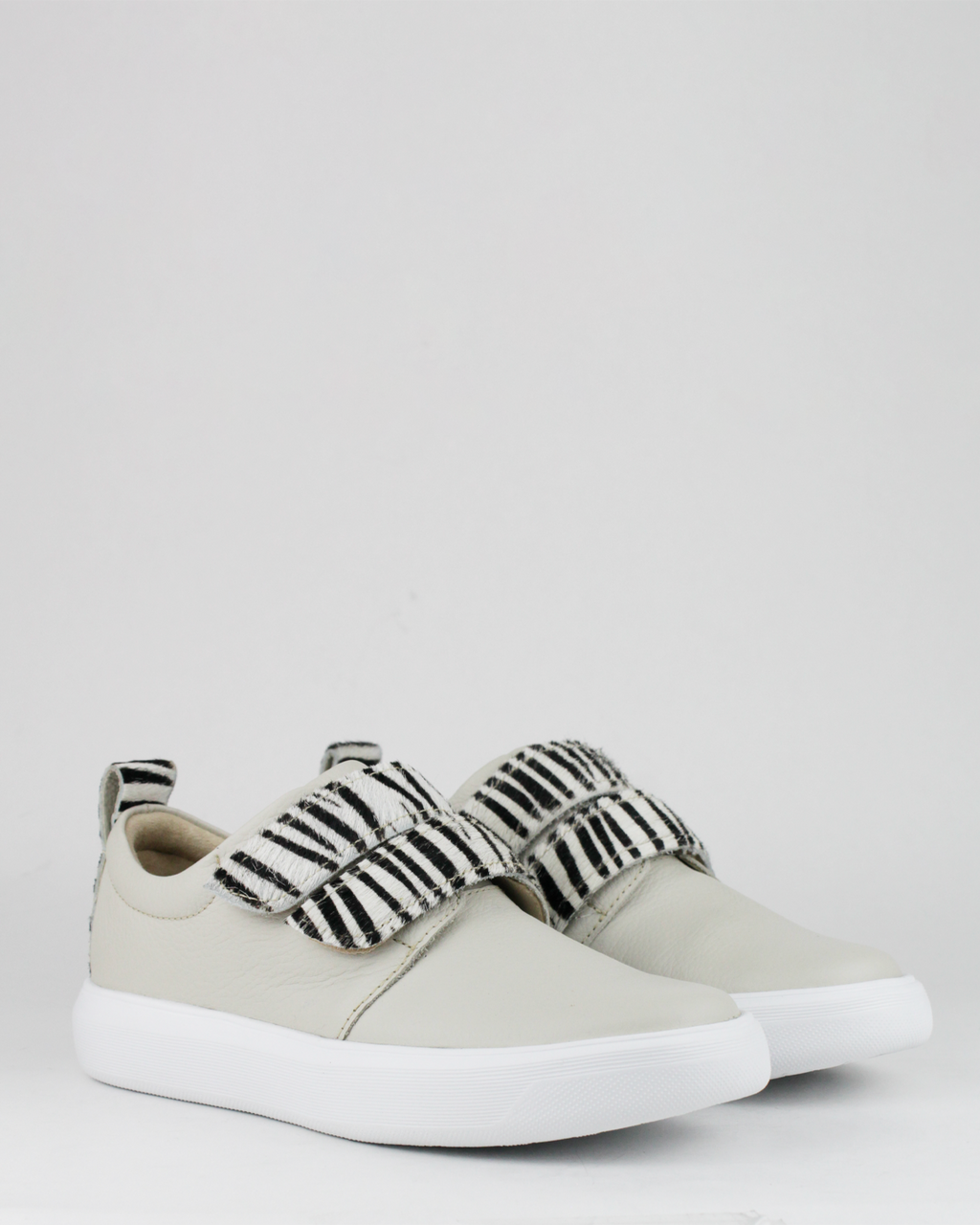 Zapatilla FD-10714 Blanco Humo